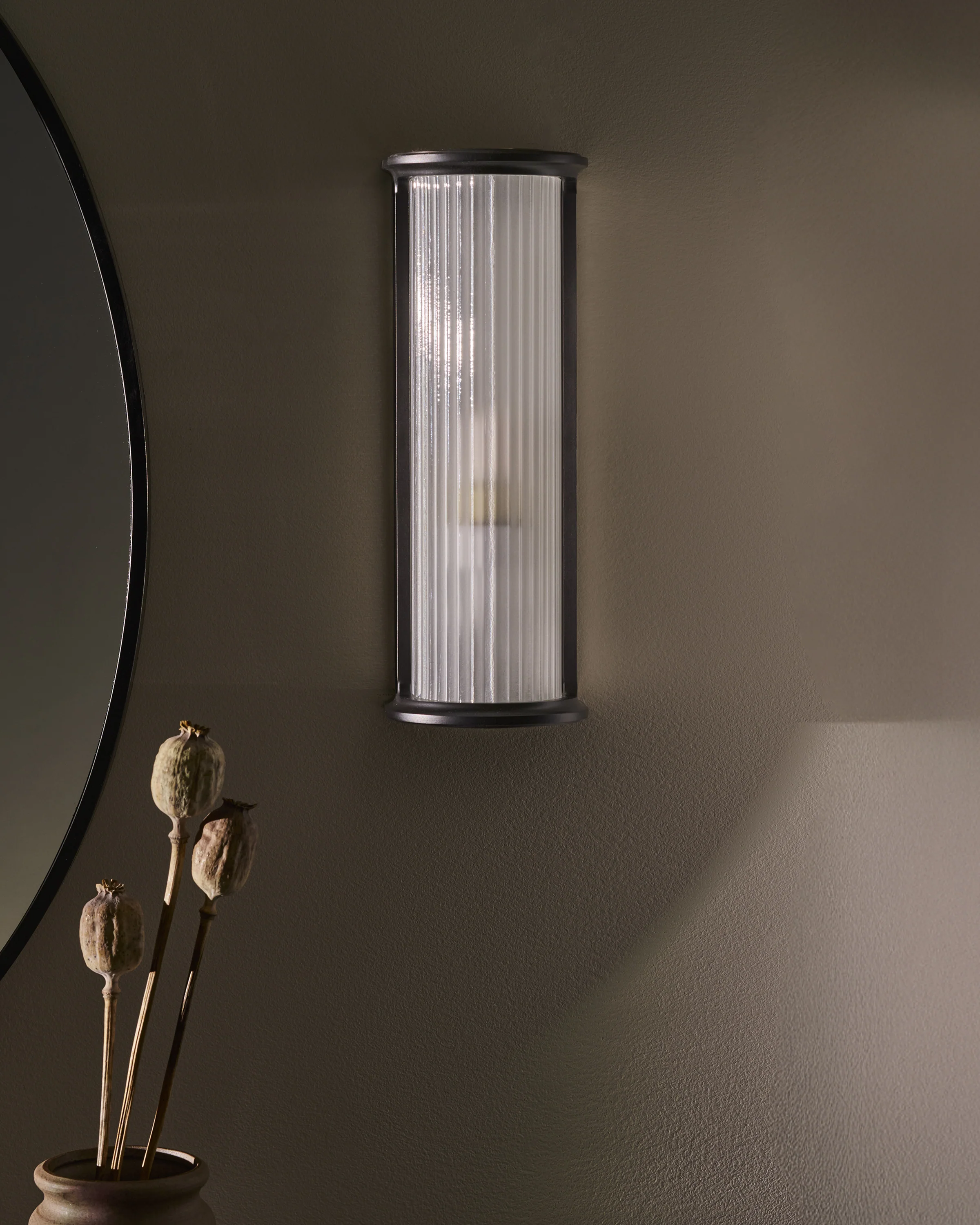 Small Bank Wall Light - Bronze - Image 6