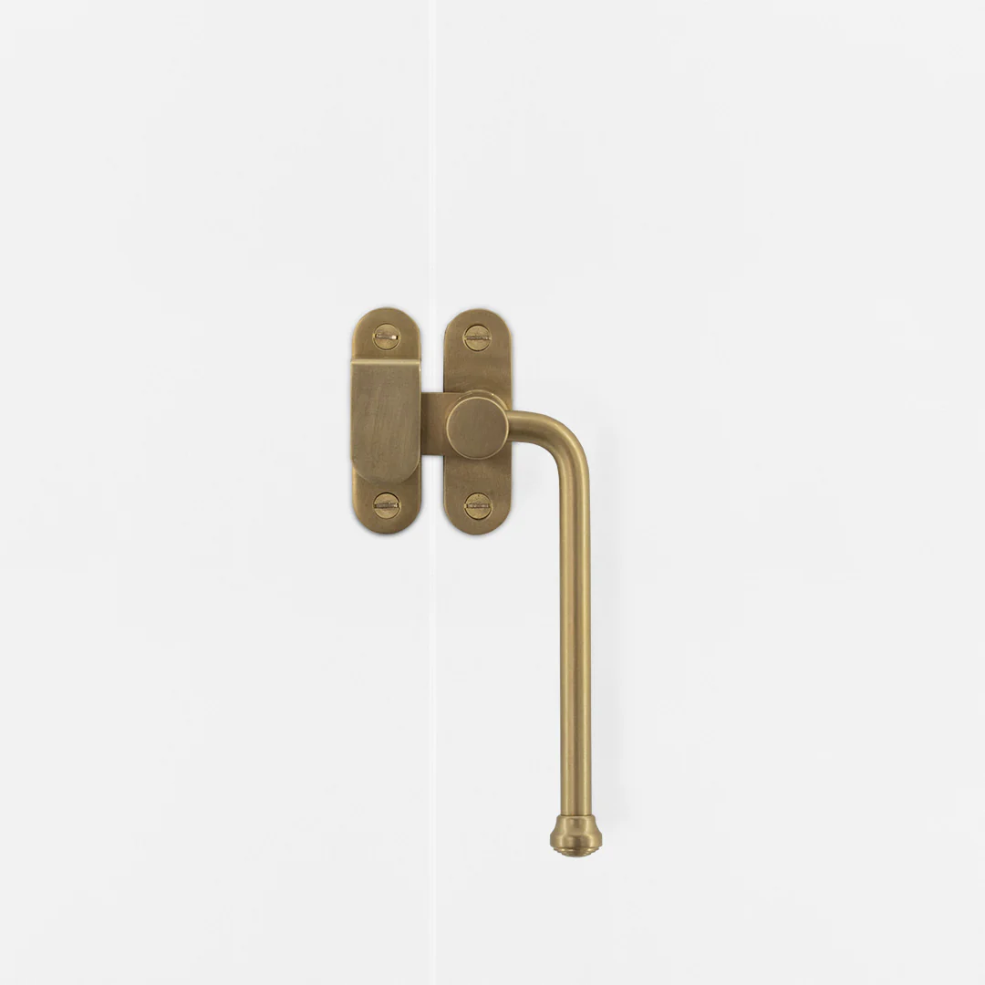 Southbank Casement Window Handle With Hook Right – Antique Brass - Image 2