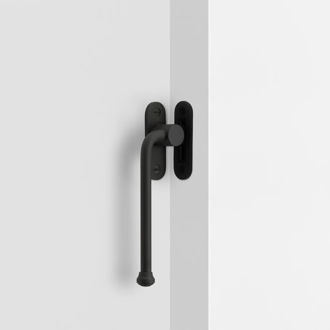Southbank Casement Window Handle With Plate Left – Bronze