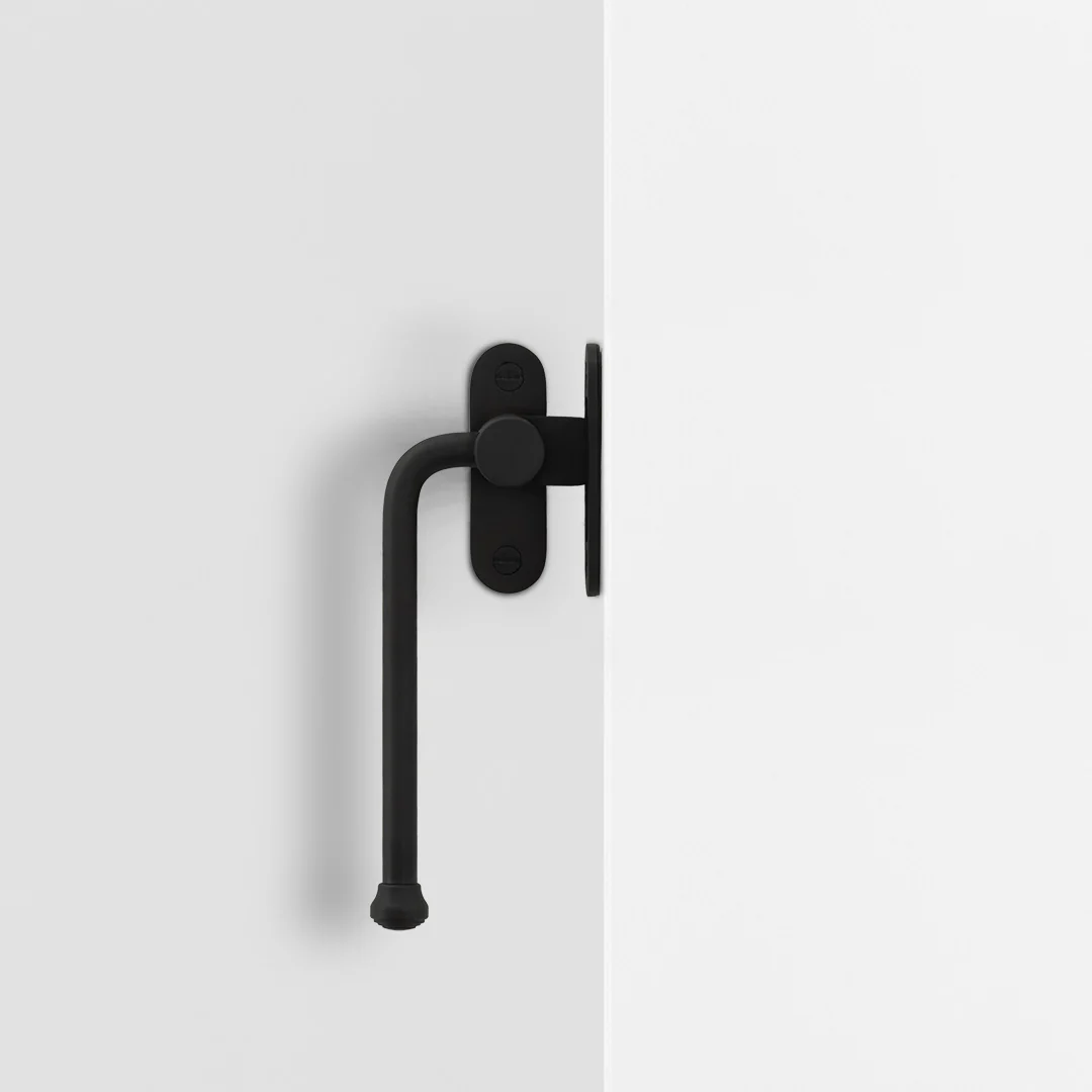 Southbank Casement Window Handle With Plate Left – Bronze - Image 2
