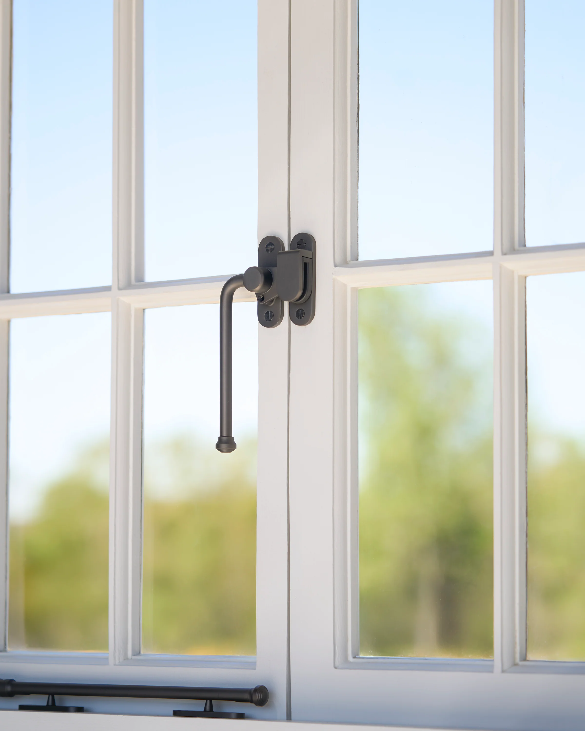 Southbank Lockable Casement Window Handle With Hook Left - Bronze - Image 3
