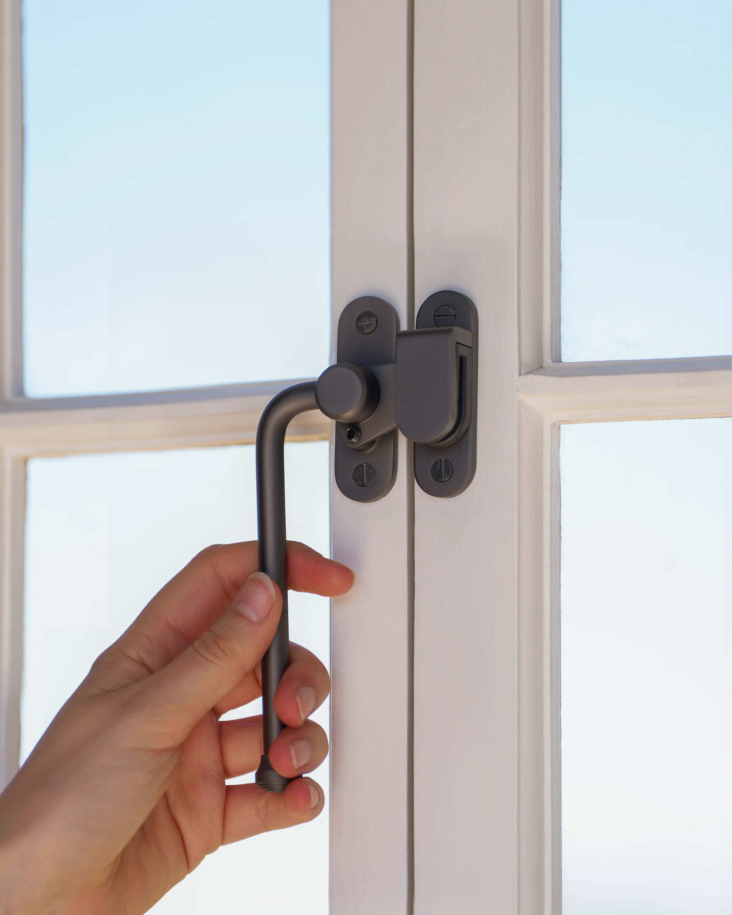 Southbank Lockable Casement Window Handle With Hook Left - Bronze - Image 9