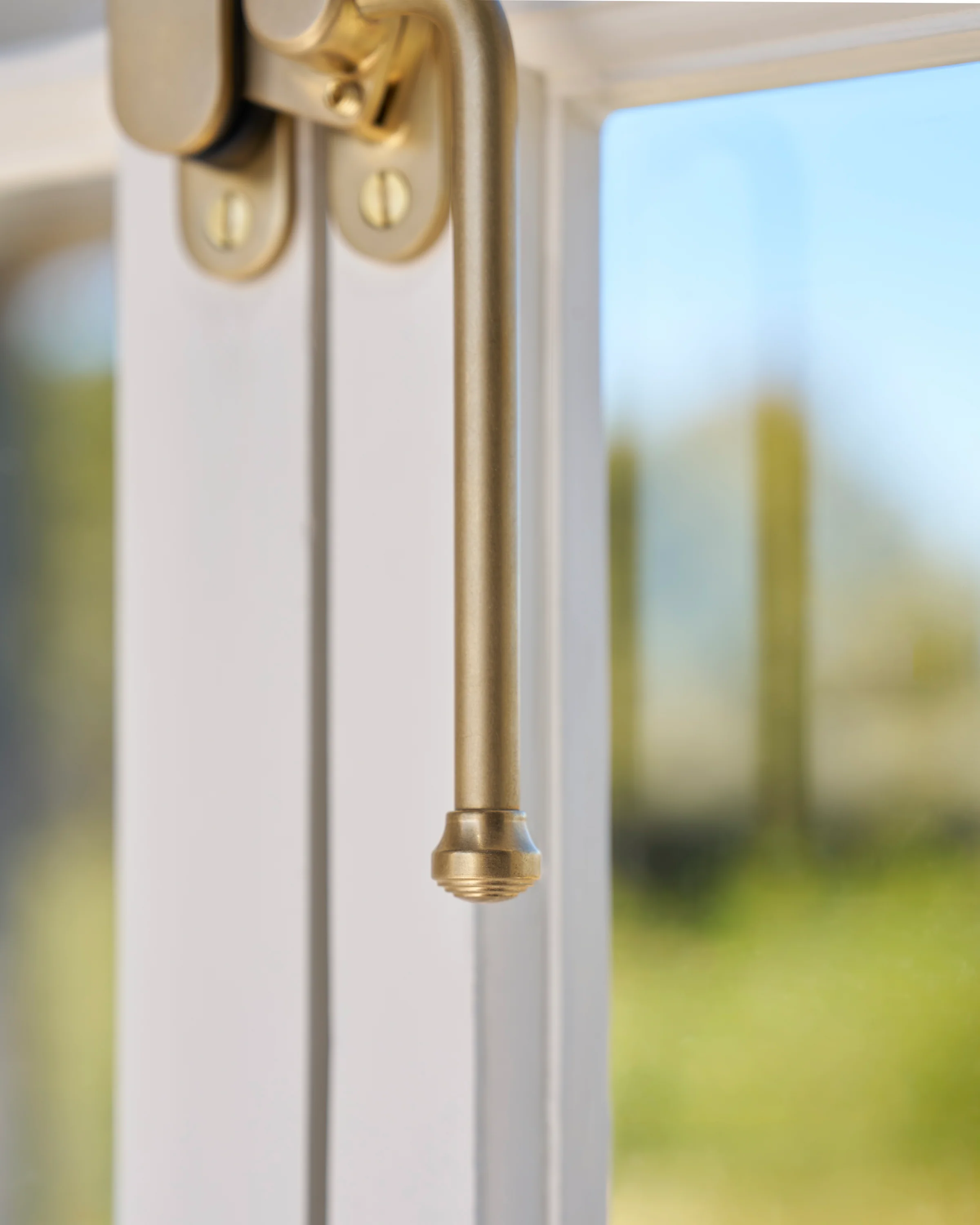 Southbank Lockable Casement Window Handle With Hook Right - Antique Brass - Image 5
