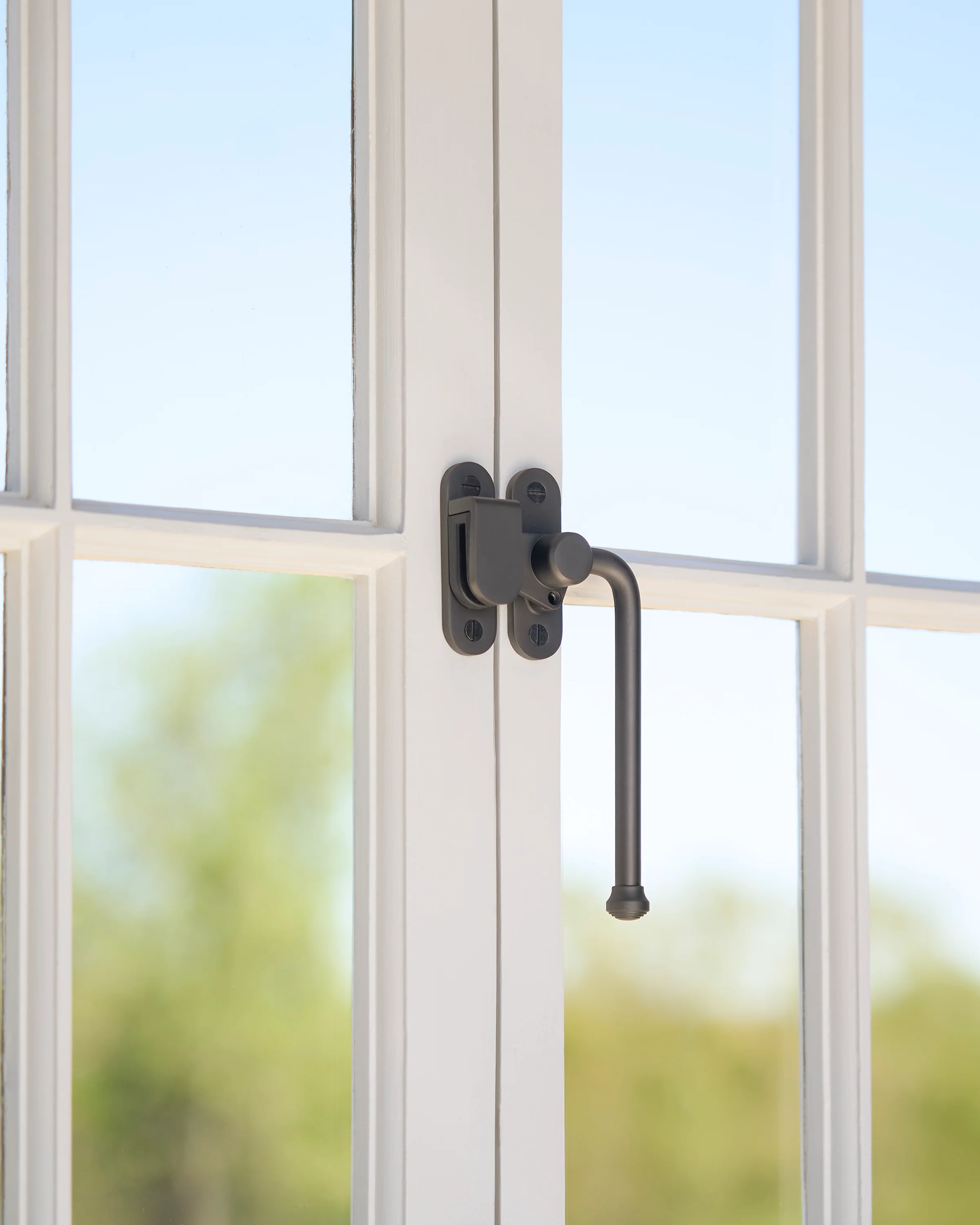 Southbank Lockable Casement Window Handle With Hook Right - Bronze - Image 3