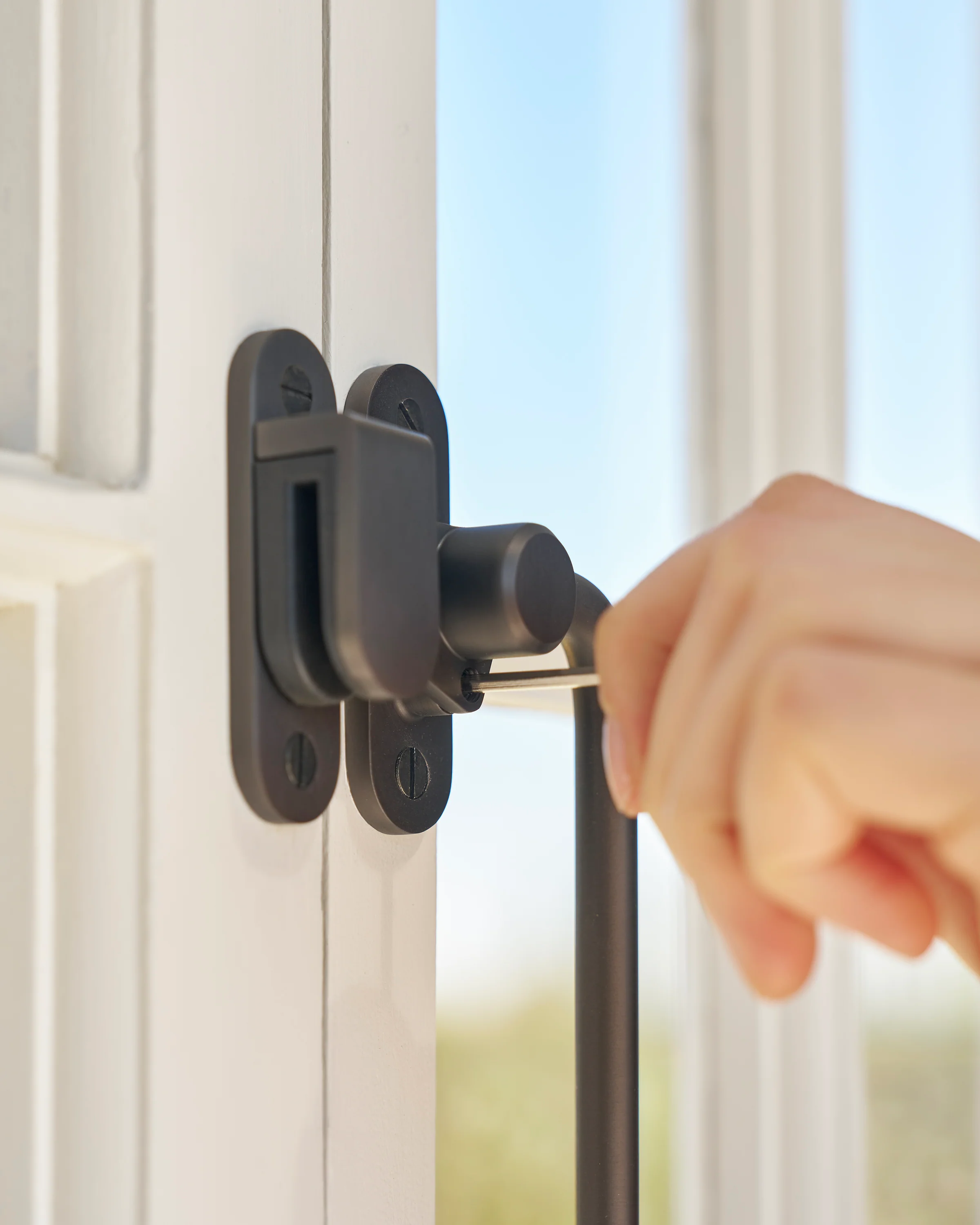 Southbank Lockable Casement Window Handle With Hook Right - Bronze - Image 7