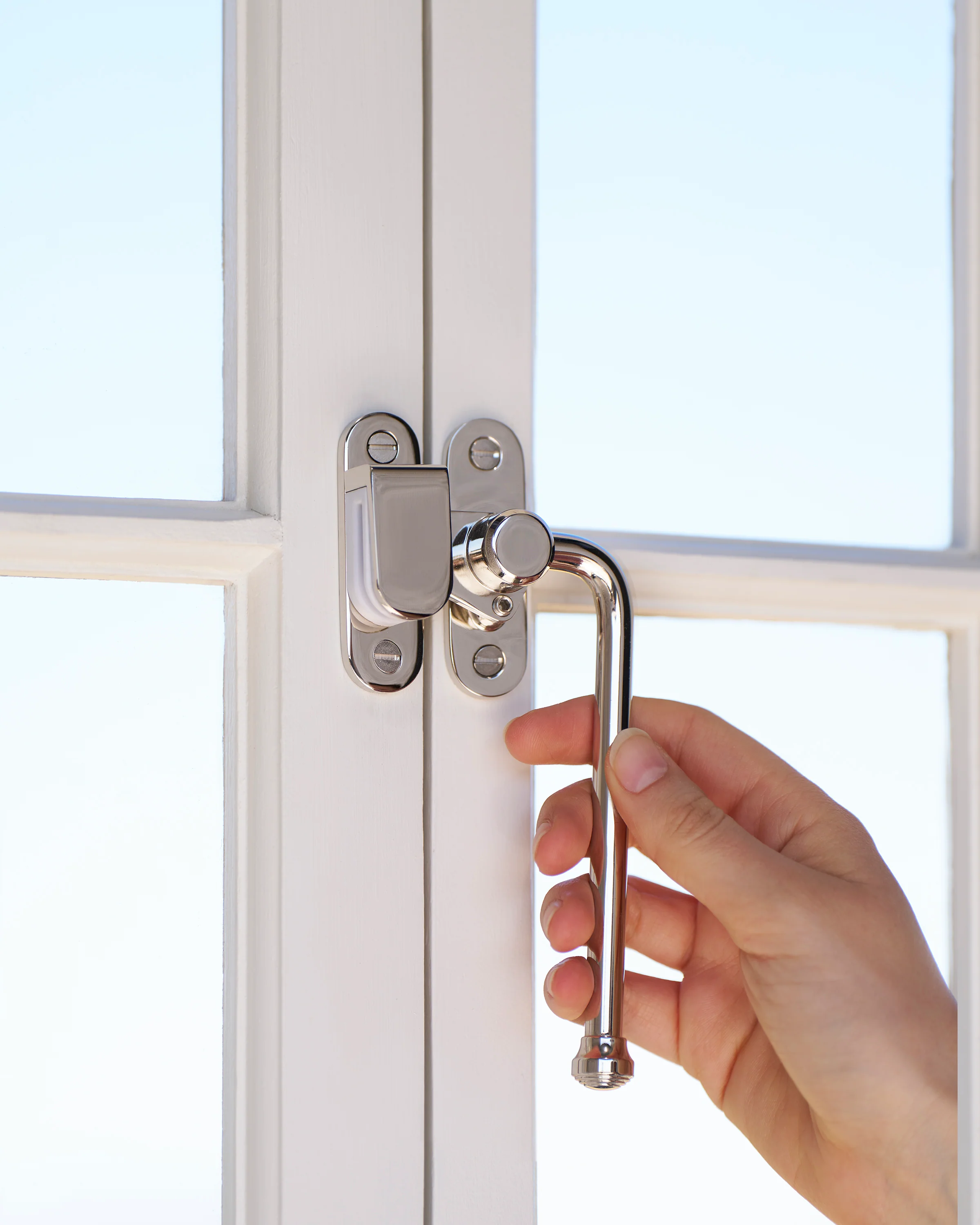 Southbank Lockable Casement Window Handle With Hook Right - Polished Nickel - Image 3
