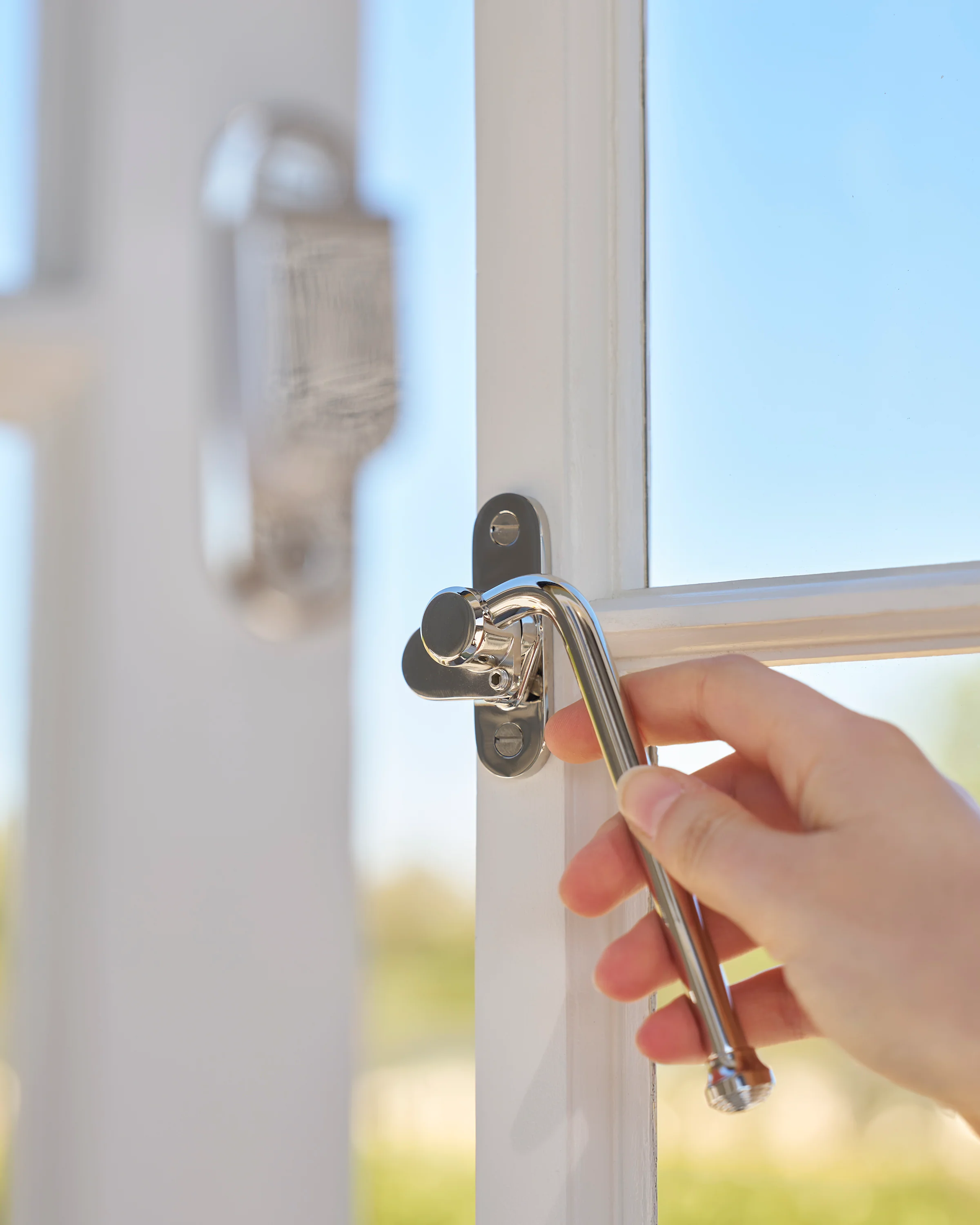 Southbank Lockable Casement Window Handle With Hook Right - Polished Nickel - Image 6