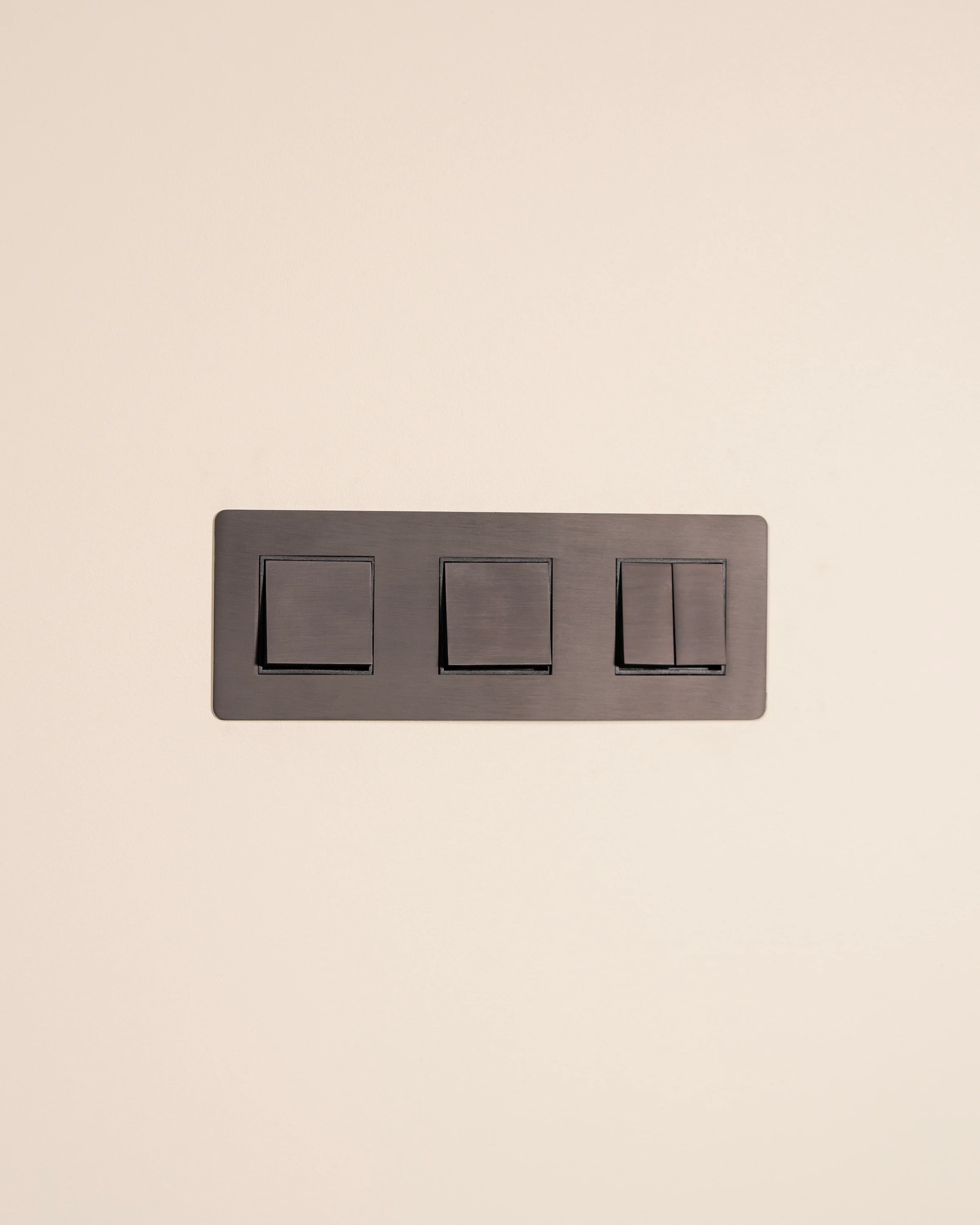 Kew Triple 3x Rocker Switch - Bronze | Black - Image 4