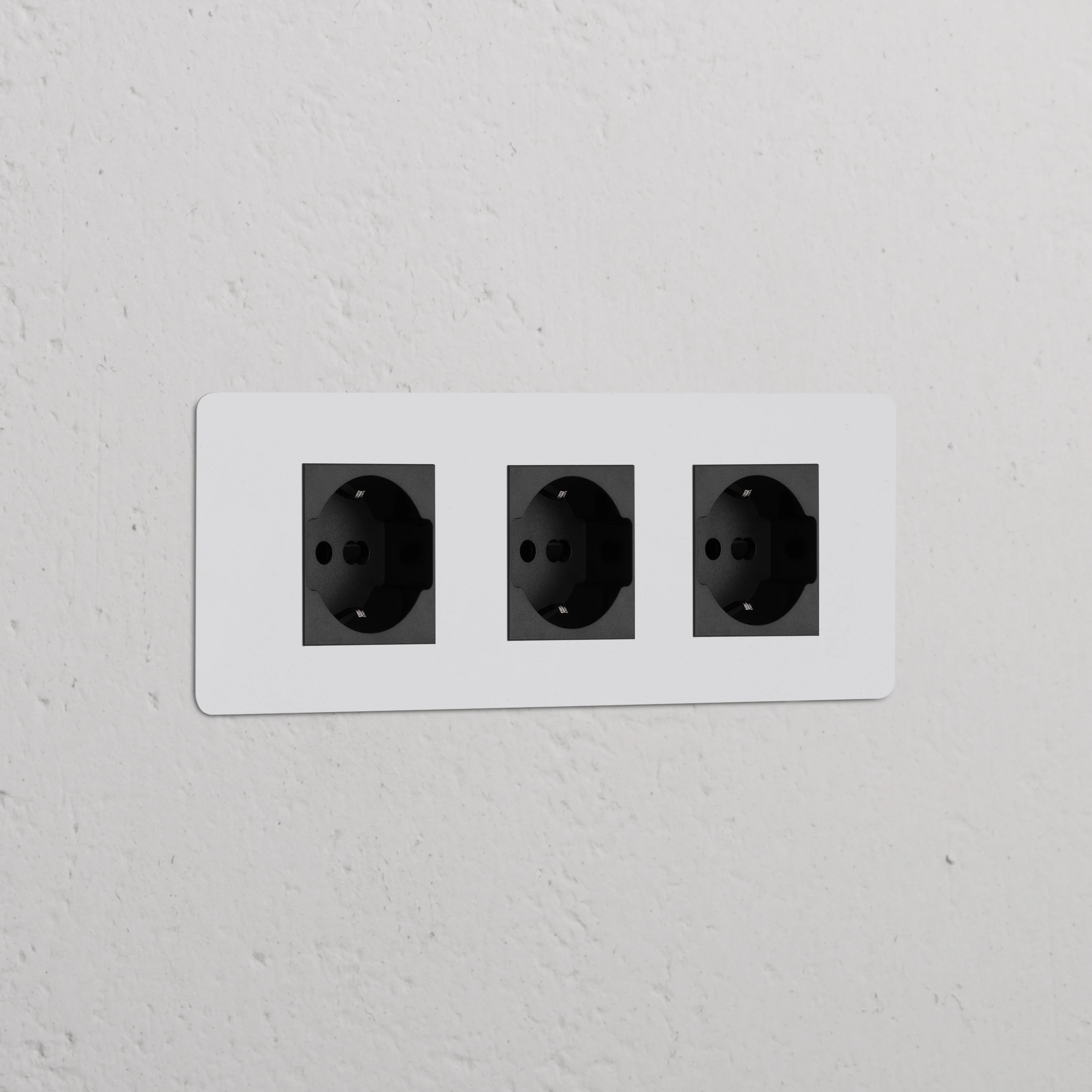 Kew Triple 3x Schuko/Bipasso Socket - Paintable | Black