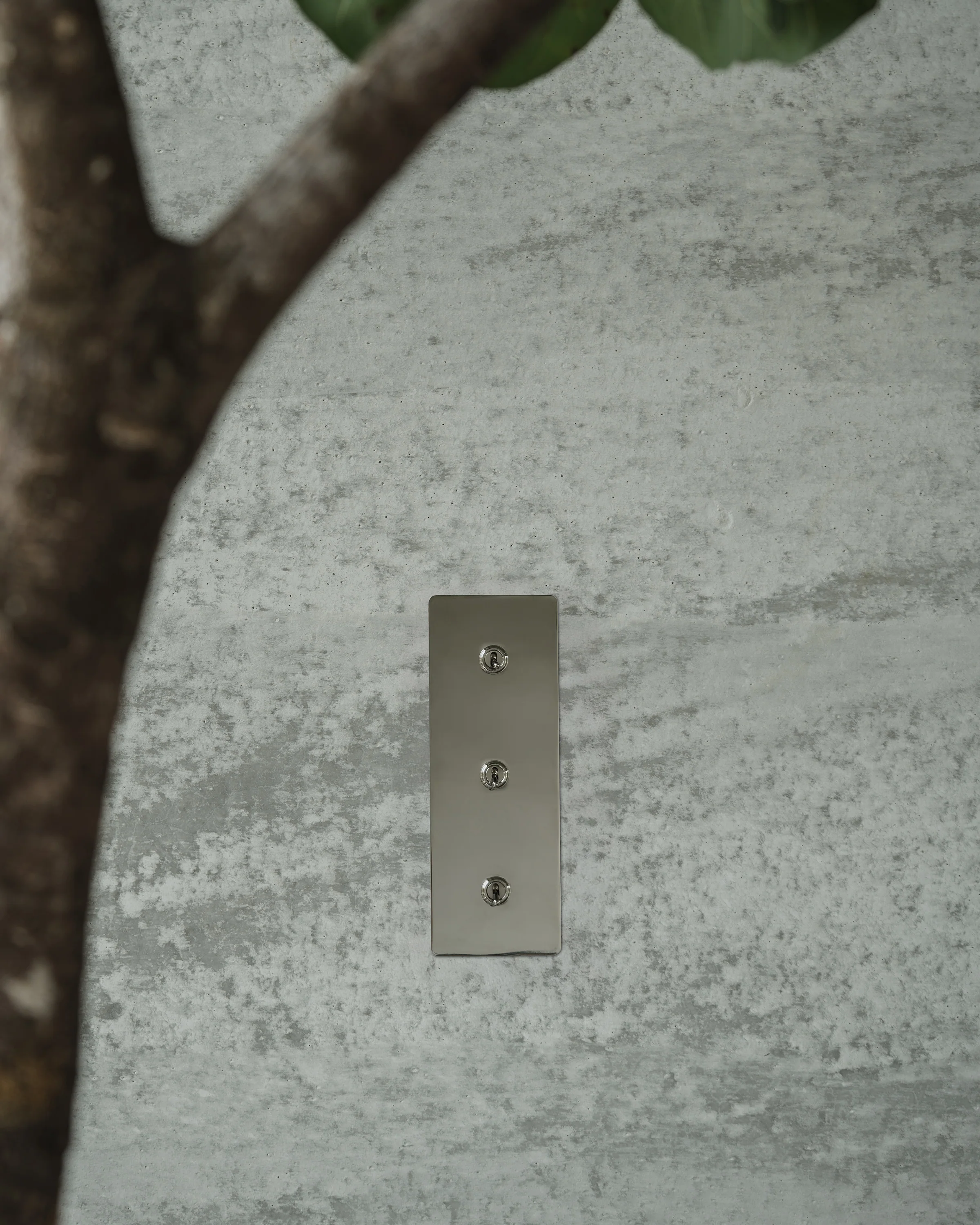 Kew Triple 3x Vertical Toggle Switch - Polished Nickel - Image 3