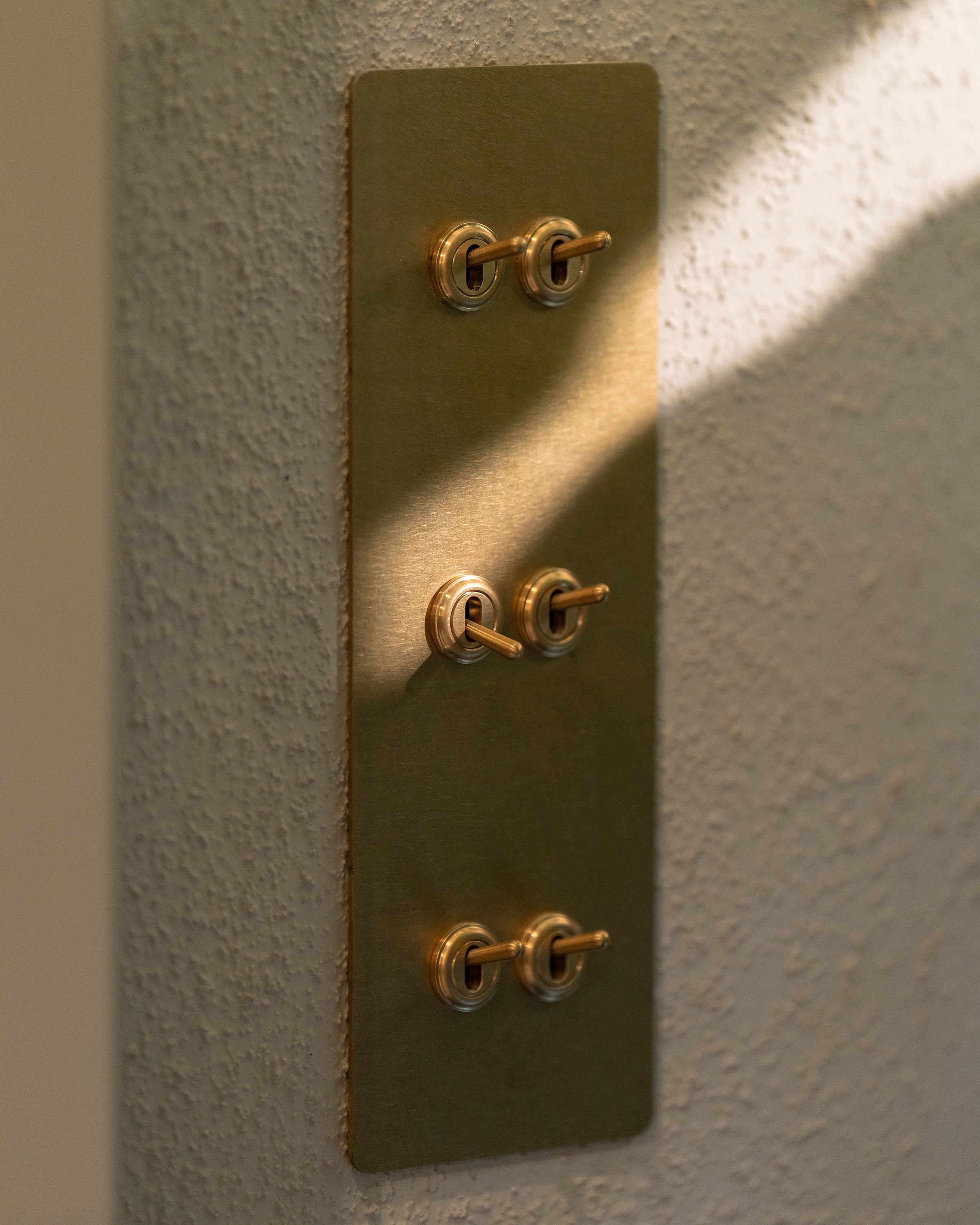 Kew Triple 6x Vertical Toggle Switch - Antique Brass - Image 4